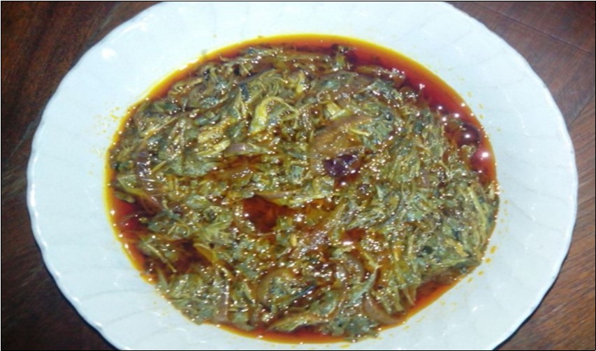  Sauce prepared with Ceiba pentandra leaves