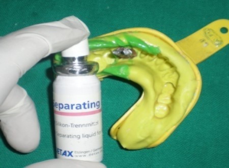  Application of          separating spray